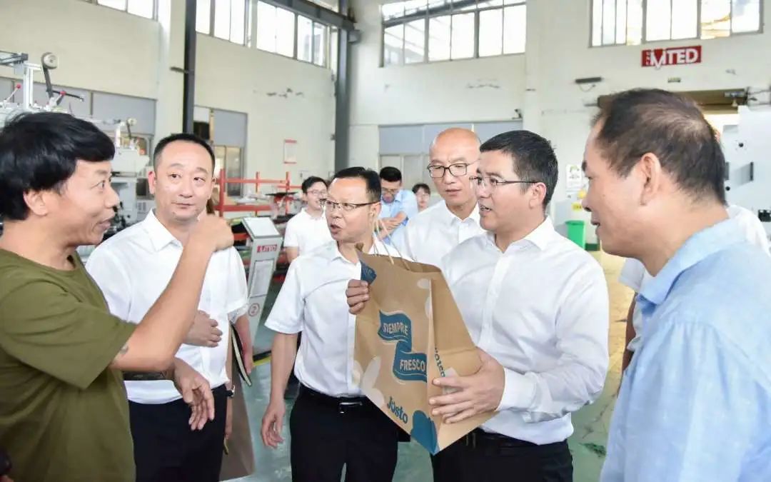 加快轉(zhuǎn)型升級(jí)步伐 開創(chuàng)高質(zhì)量發(fā)展新局面——平陽縣委書記章壽禹昆陽萬全民營經(jīng)濟(jì)調(diào)研紀(jì)實(shí)